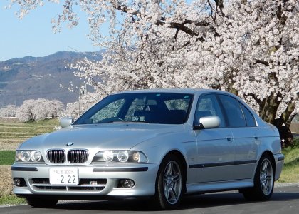 7590.jpgRe: はじめまして。528iを購入しました。写真